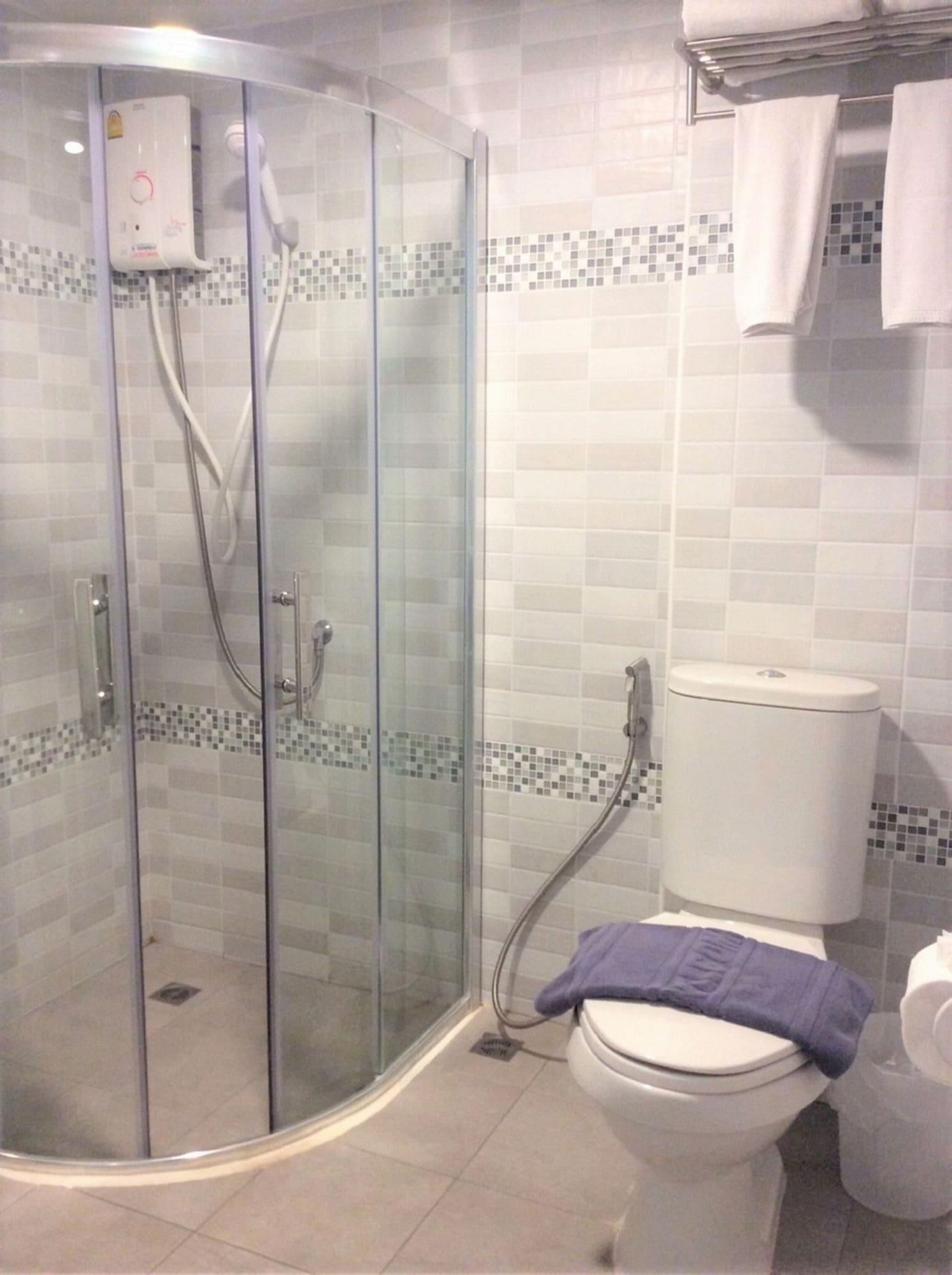 Ratana Hotel Csiangmaj Kültér fotó