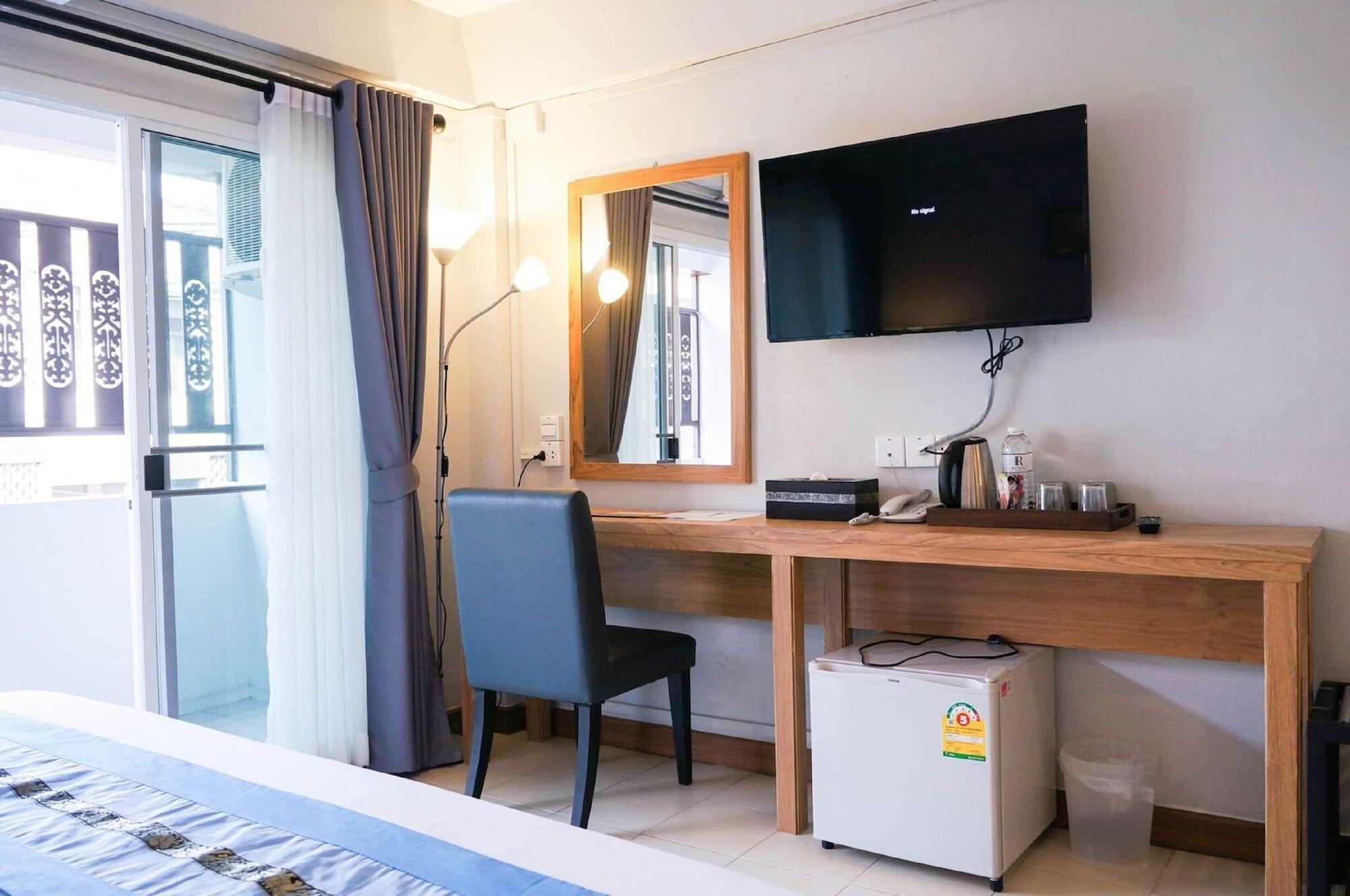 Ratana Hotel Csiangmaj Kültér fotó